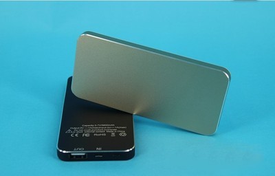 輕盈予力，質感隨行——蘋果iPhone 5高端聚合物移動電源體驗